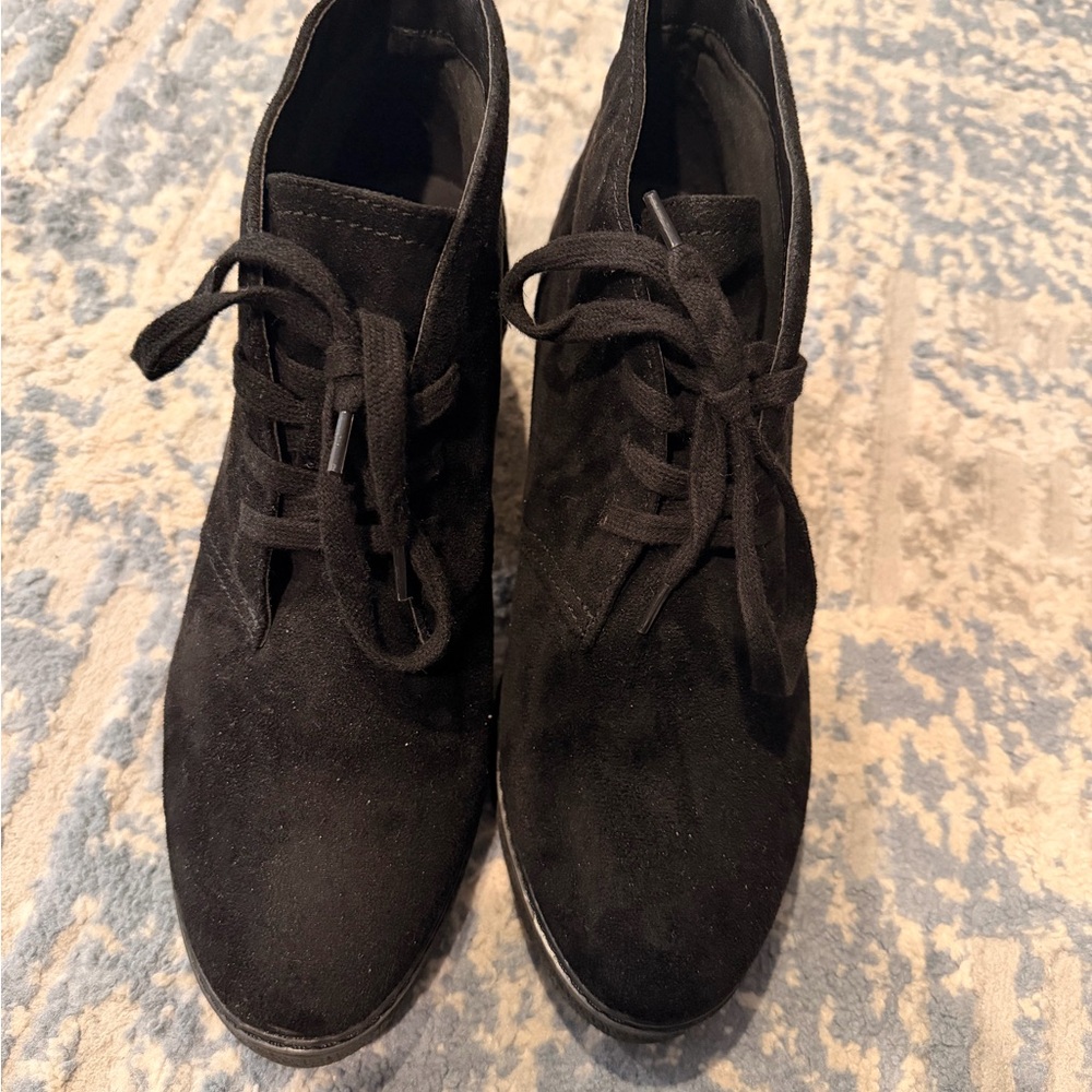Universal Thread Black Ankle Boots